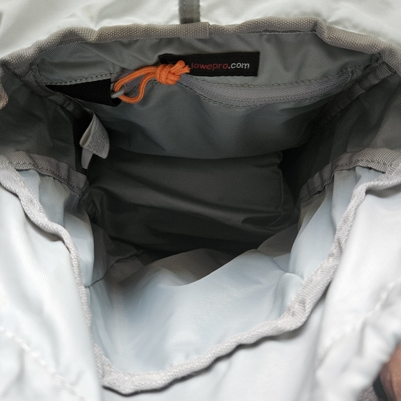 Lowepro photo sport sling 100aw Camara hiking bag. - Picture 4 of 5